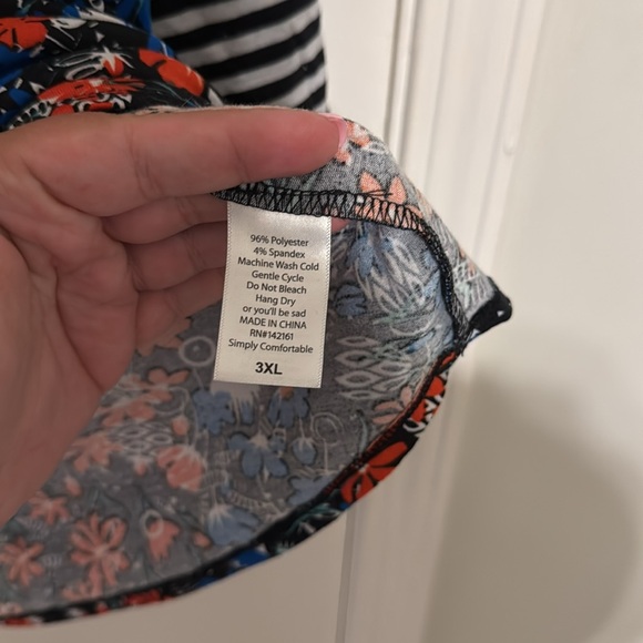 LuLaRoe Randy - Picture 3 of 3